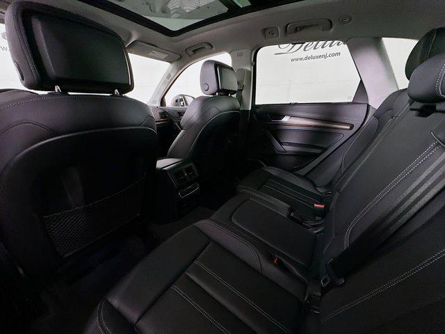 Photo of 2021 Daytona Gray Pearl Effect Audi Q5