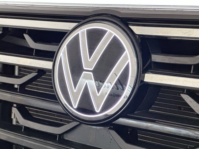 Photo of 2024 Pure Gray Volkswagen Atlas