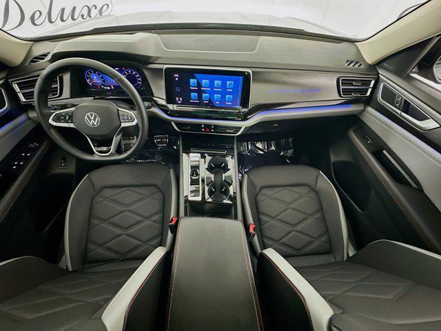 Photo of 2024 Pure Gray Volkswagen Atlas