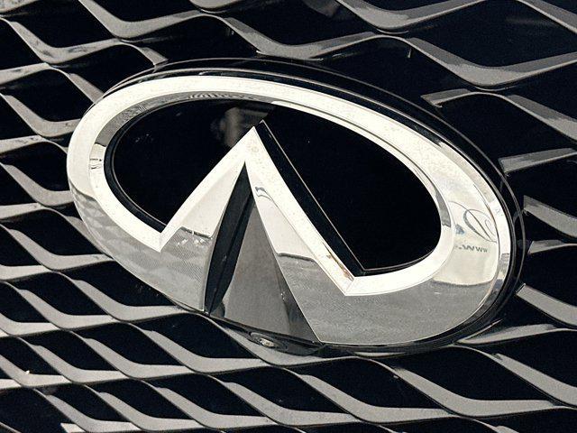 Photo of 2023 Moonstone White INFINITI QX80