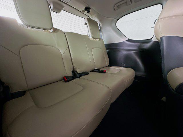 Photo of 2023 Moonstone White INFINITI QX80