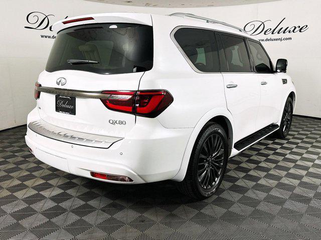 Photo of 2023 Moonstone White INFINITI QX80