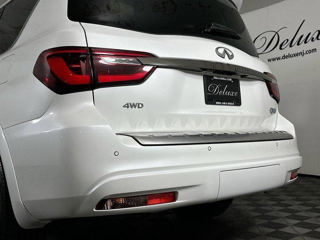 Photo of 2023 Moonstone White INFINITI QX80