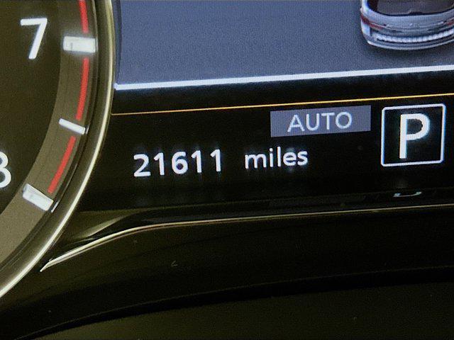 Photo of 2023 Moonstone White INFINITI QX80