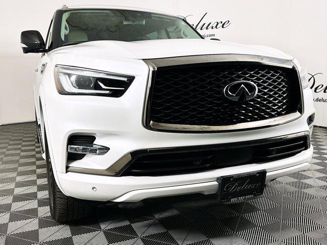 Photo of 2023 Moonstone White INFINITI QX80