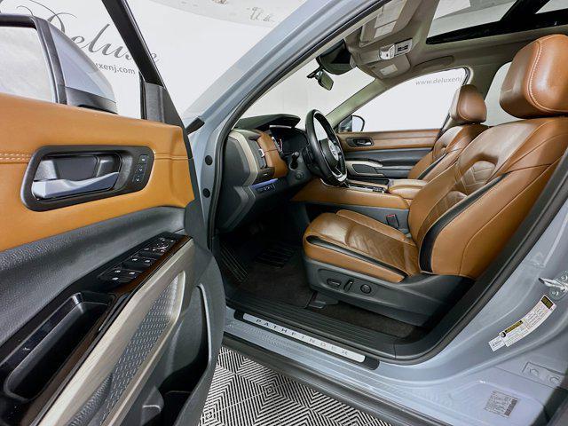 Photo of 2023 Boulder Gray Pearl Nissan Pathfinder