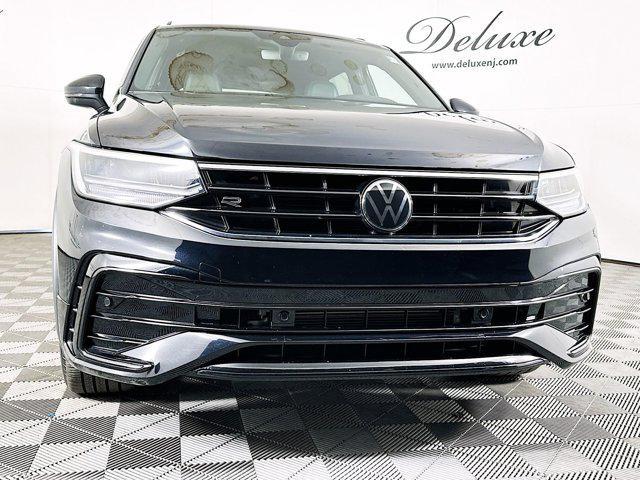 Photo of 2024 Deep Black Pearl Volkswagen Tiguan