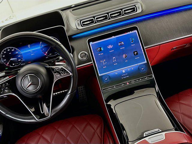 Photo of 2022 MANUFAKTUR Diamond White Mercedes-Benz S-Class