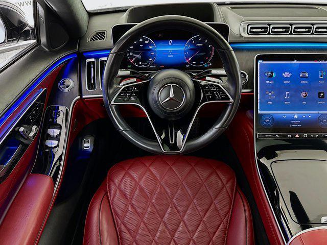 Photo of 2022 MANUFAKTUR Diamond White Mercedes-Benz S-Class