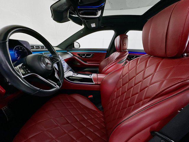 Photo of 2022 MANUFAKTUR Diamond White Mercedes-Benz S-Class