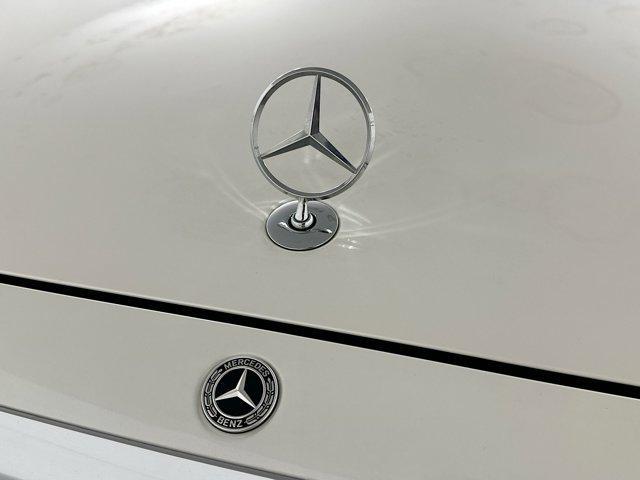 Photo of 2022 MANUFAKTUR Diamond White Mercedes-Benz S-Class