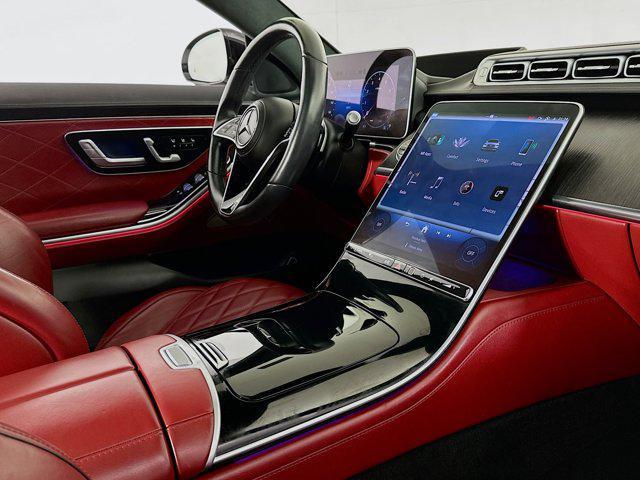 Photo of 2022 MANUFAKTUR Diamond White Mercedes-Benz S-Class