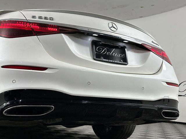 Photo of 2022 MANUFAKTUR Diamond White Mercedes-Benz S-Class