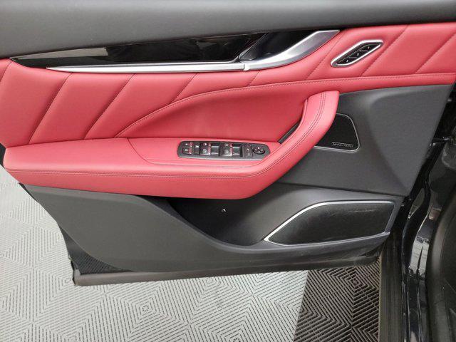 Photo of 2022 Nero Ribelle Metallic Maserati Levante