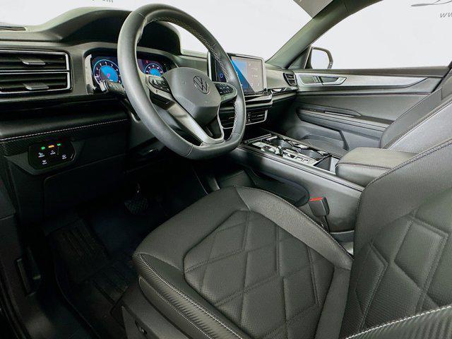 Photo of 2024 Deep Black Pearl Volkswagen Atlas Cross Sport
