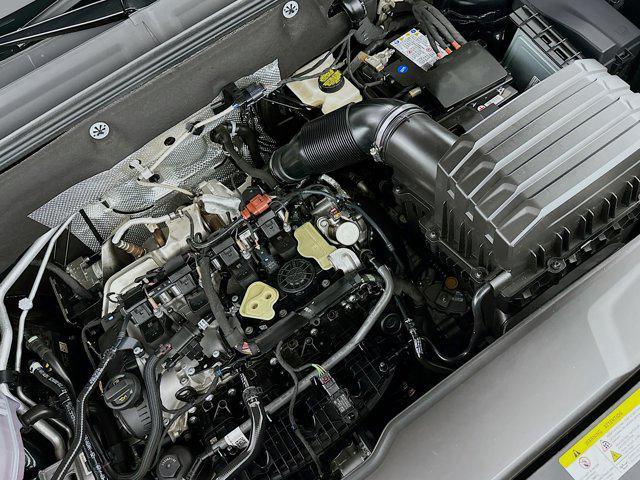 Photo of 2024 Deep Black Pearl Volkswagen Atlas Cross Sport
