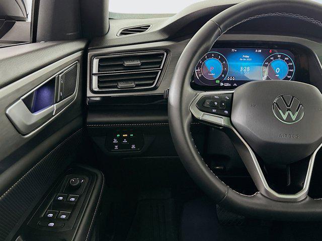 Photo of 2024 Deep Black Pearl Volkswagen Atlas Cross Sport