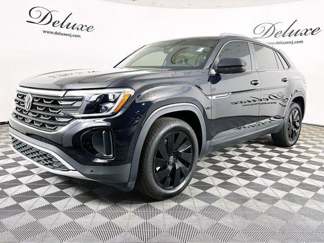Photo of 2024 Deep Black Pearl Volkswagen Atlas Cross Sport