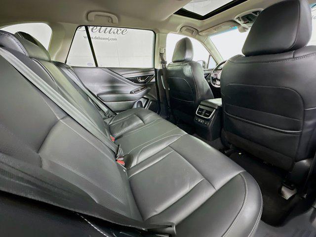 Photo of 2022 Ice Silver Metallic Subaru Outback