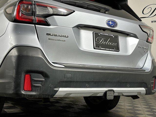 Photo of 2022 Ice Silver Metallic Subaru Outback