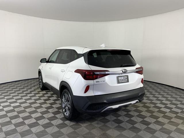 Photo of 2021 Snow White Pearl Kia Seltos