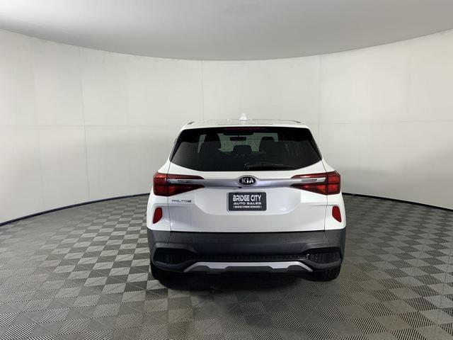 Photo of 2021 Snow White Pearl Kia Seltos