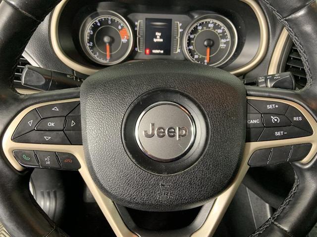 Photo of 2017 Billet Silver Metallic Clearcoat Jeep Cherokee