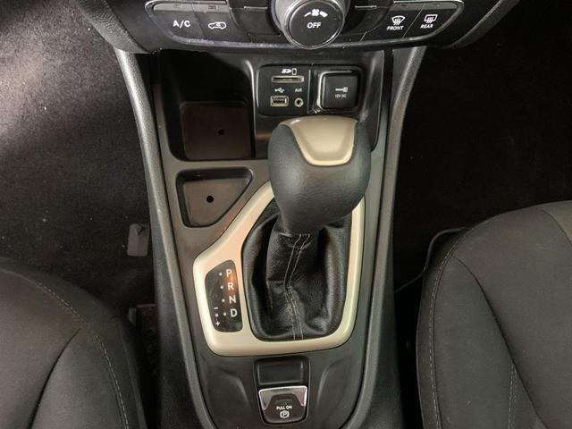 Photo of 2017 Billet Silver Metallic Clearcoat Jeep Cherokee