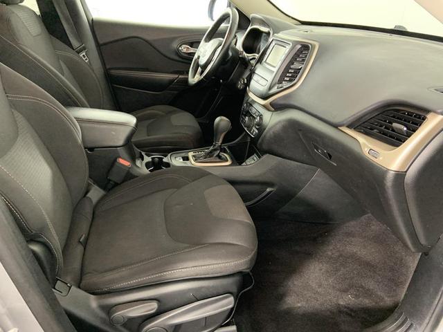 Photo of 2017 Billet Silver Metallic Clearcoat Jeep Cherokee