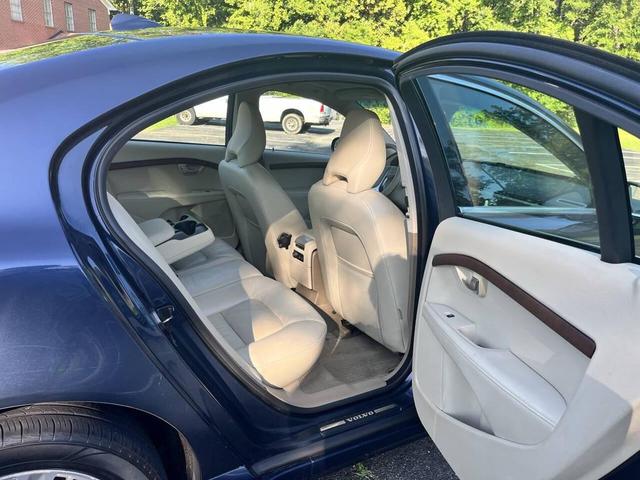 Photo of 2011 Blue Volvo S80