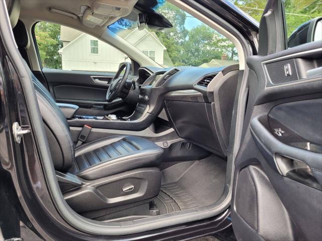 Photo of 2019 Black Ford Edge