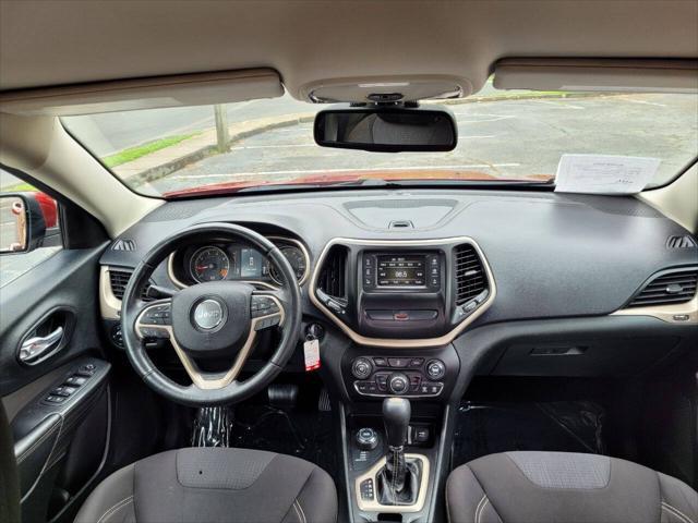 Photo of 2015 Red Jeep Cherokee