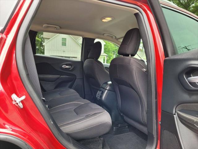 Photo of 2015 Red Jeep Cherokee