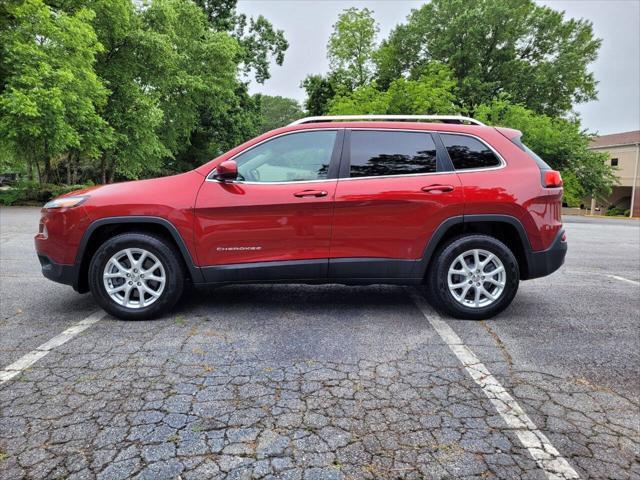 Photo of 2015 Red Jeep Cherokee