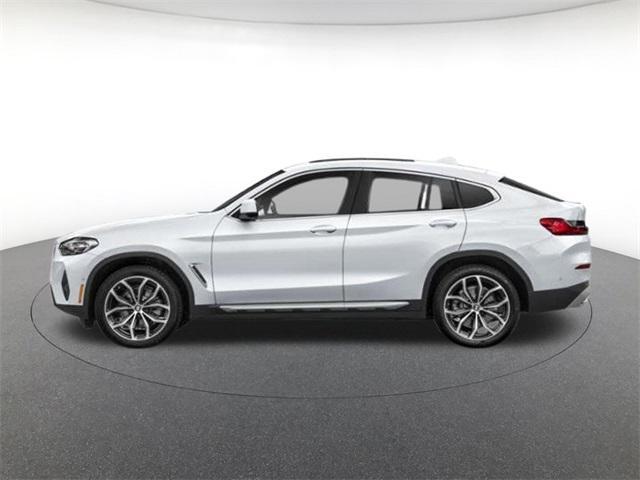 Photo of 2025 Alpine White BMW X4