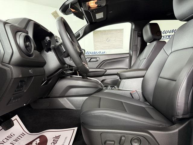 Photo of 2025 Summit White Chevrolet Colorado