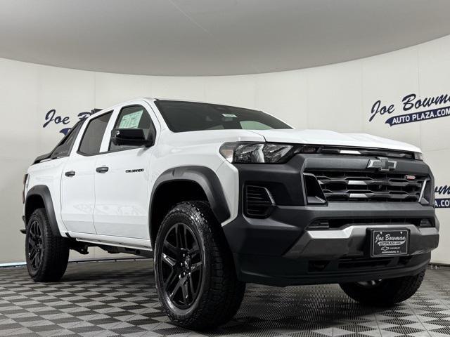 Photo of 2025 Summit White Chevrolet Colorado