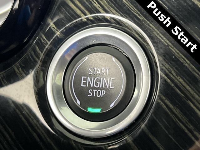 Photo of 2021 Stellar Black Metallic Cadillac XT6