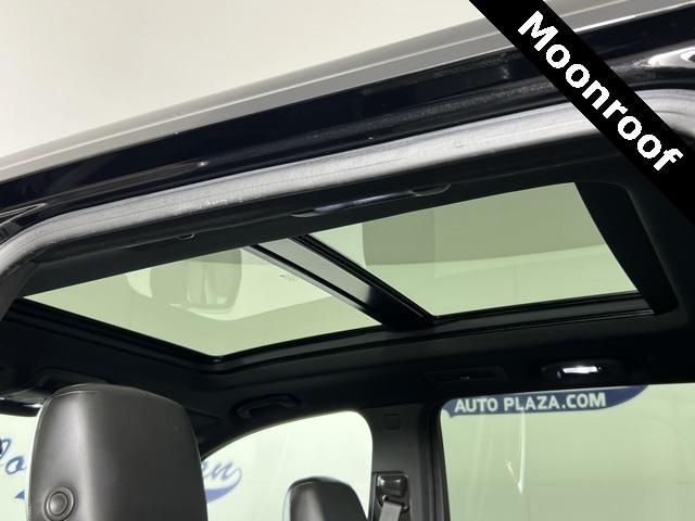 Photo of 2021 Stellar Black Metallic Cadillac XT6