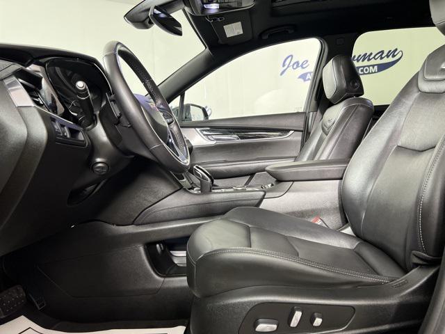 Photo of 2021 Stellar Black Metallic Cadillac XT6