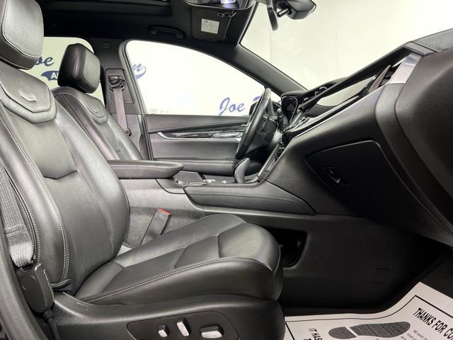 Photo of 2021 Stellar Black Metallic Cadillac XT6