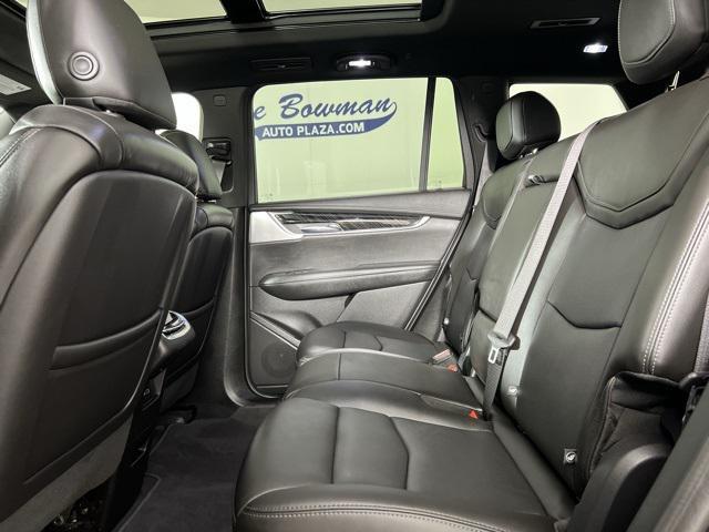Photo of 2021 Stellar Black Metallic Cadillac XT6