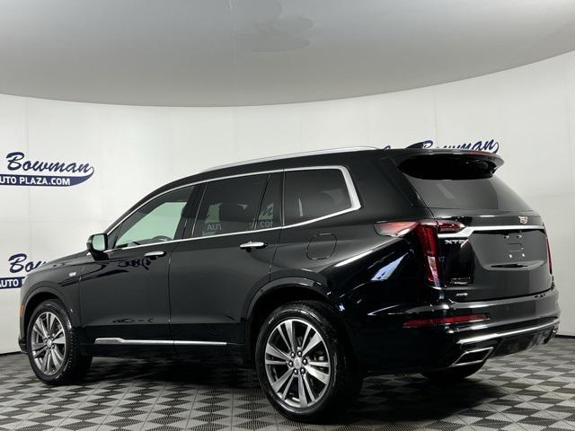 Photo of 2021 Stellar Black Metallic Cadillac XT6