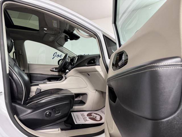 Photo of 2023 Bright White Clearcoat Chrysler Pacifica Hybrid