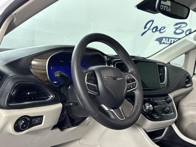 Photo of 2023 Bright White Clearcoat Chrysler Pacifica Hybrid