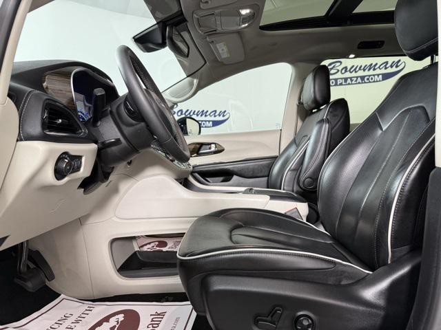 Photo of 2023 Bright White Clearcoat Chrysler Pacifica Hybrid
