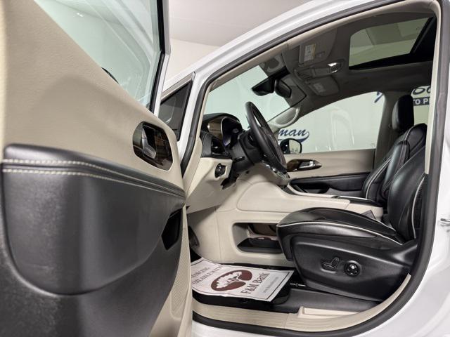 Photo of 2023 Bright White Clearcoat Chrysler Pacifica Hybrid