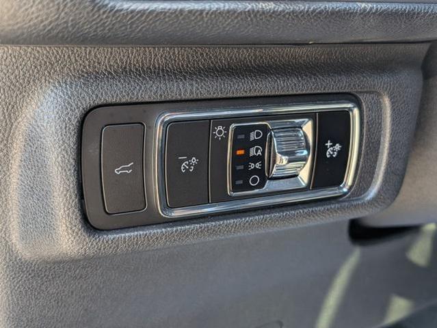 Photo of 2023 White Metallic Lincoln Corsair