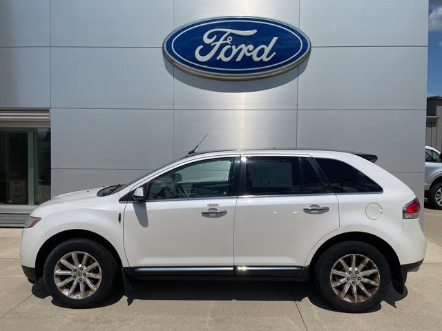 Photo of 2012 White Platinum Clearcoat Metallic Lincoln MKX