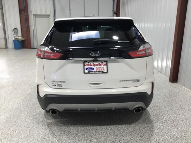 Photo of 2019 White Platinum Ford Edge